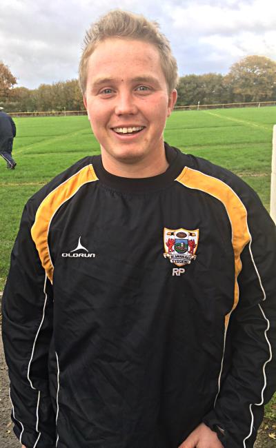 Rhys Price - good try for St Davids Rhys Price - good try for St Davids